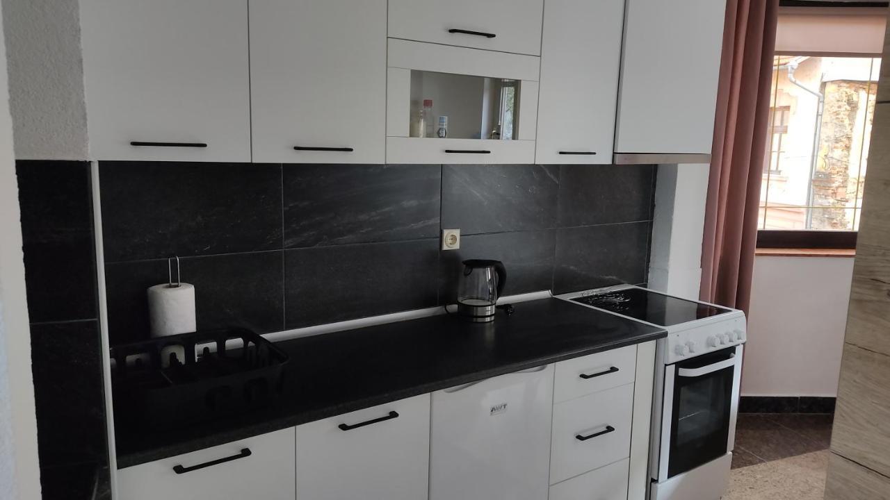 Network Apartment 亚伊采 外观 照片