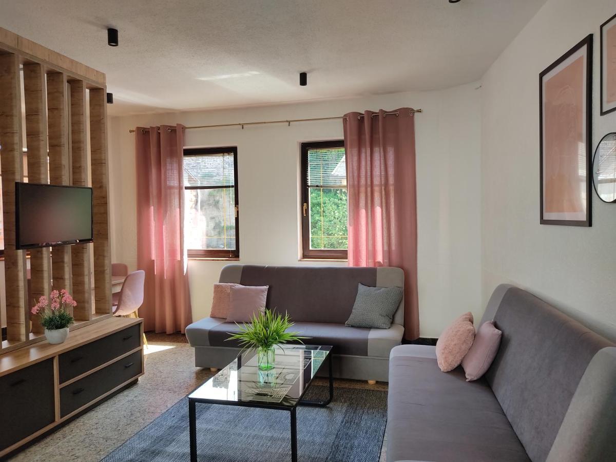 Network Apartment 亚伊采 外观 照片