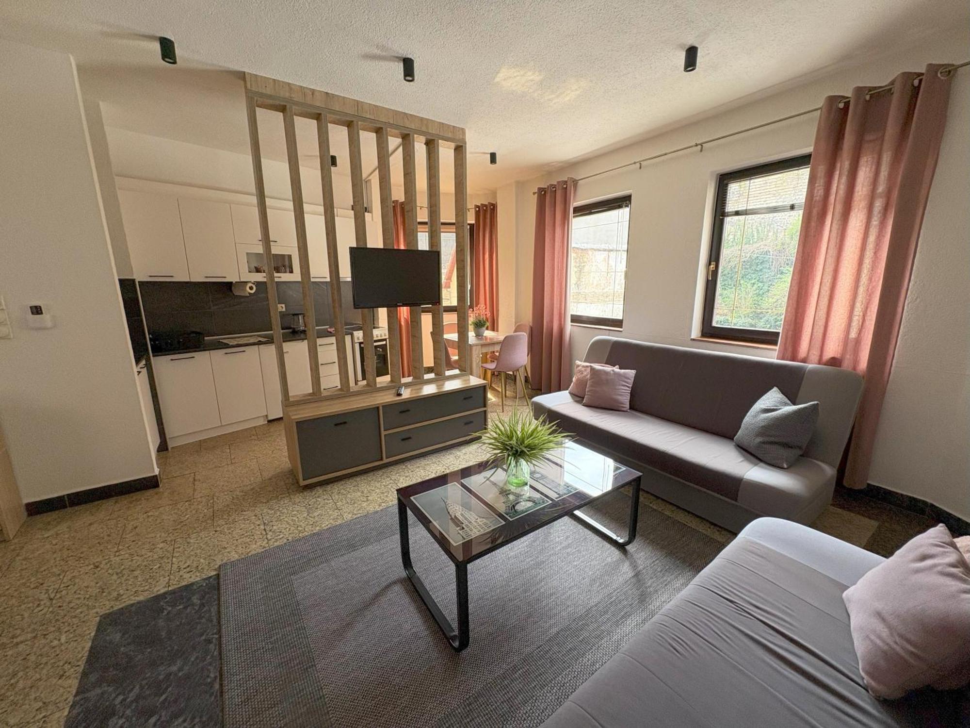 Network Apartment 亚伊采 外观 照片
